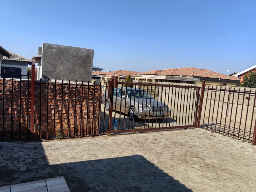 3 Bedroom Property for Sale in Vista Park Free State